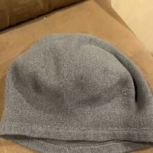 Gray wool beanie EUC